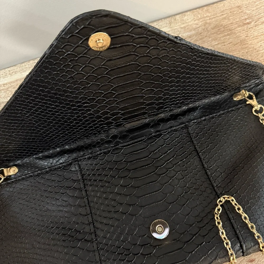 Urban Expressions Snakeskin Embossed Black Envelope Clutch with Gold Chain